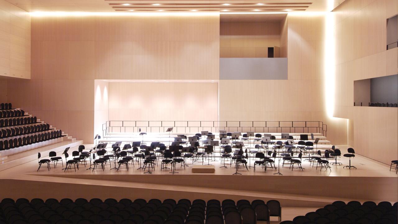 Castellon-Auditorium_Carlos-Ferrater_Maple_4_carousel.jpg