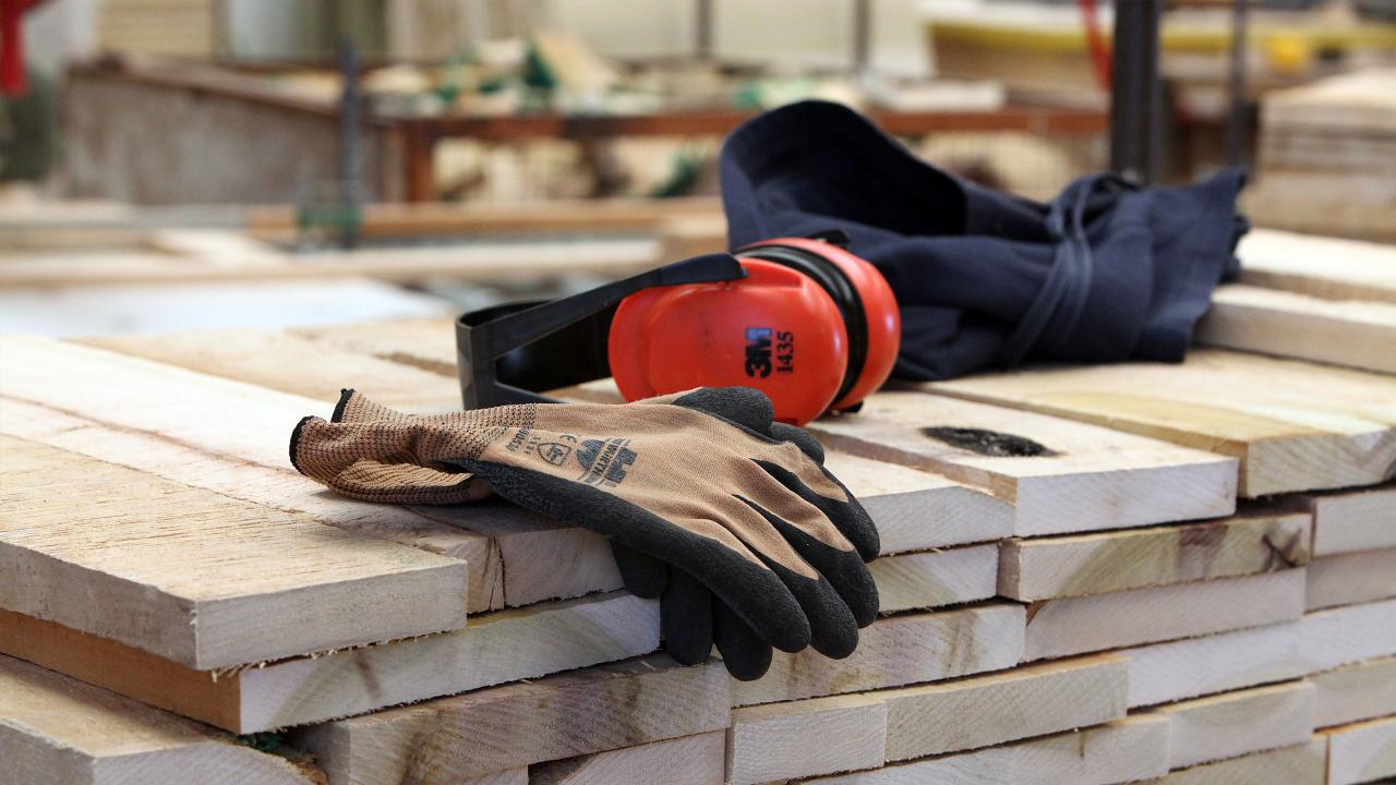 American-tulipwood_CLT_Endless-Stair-(1)_carousel