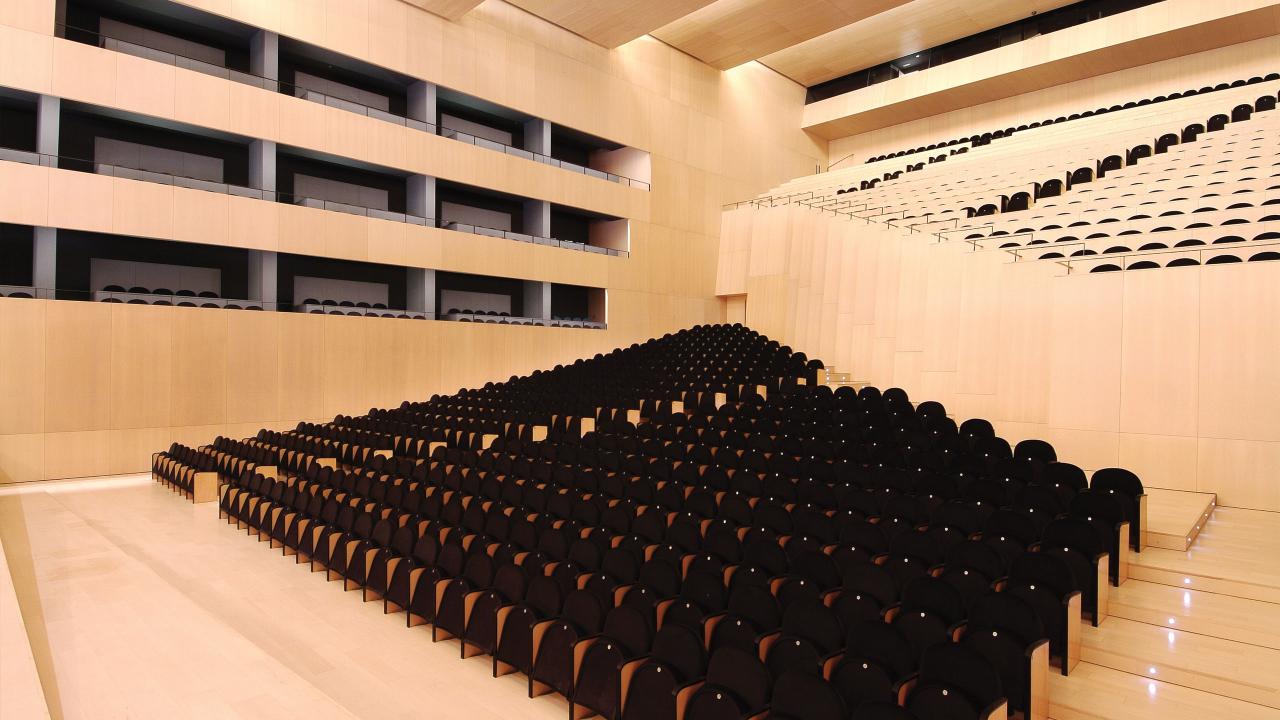 Castellon-Auditorium_Carlos-Ferrater_Maple_6_carousel.jpg