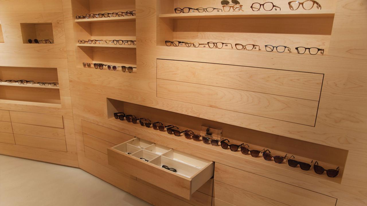 GALERIE-DE-LUNETTES-_maple_COPYRIGHT-SIMON-DEPREZ_NDC-(1)_carousel.jpg