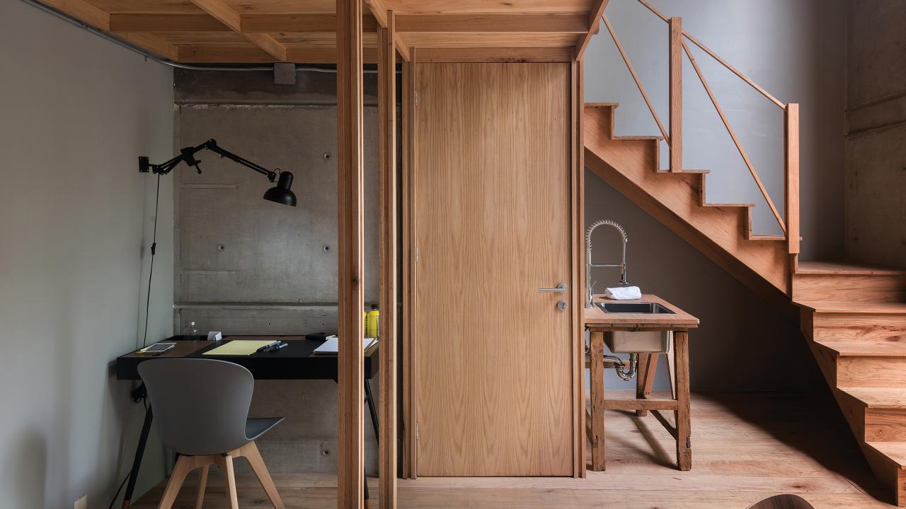 essay4_carousel_image