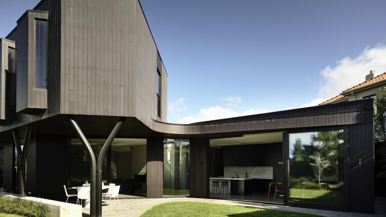 AUHAUS_ViewCt59818 carousel.jpg