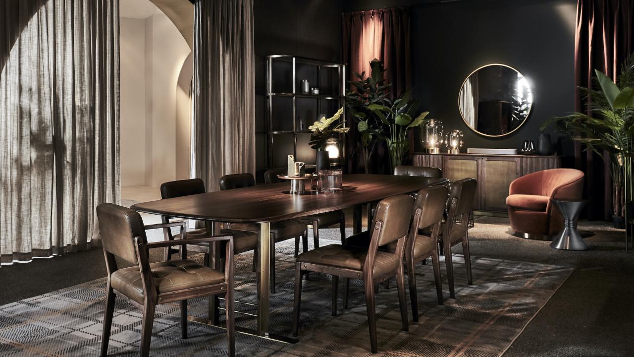 Axel setting carousel.jpg