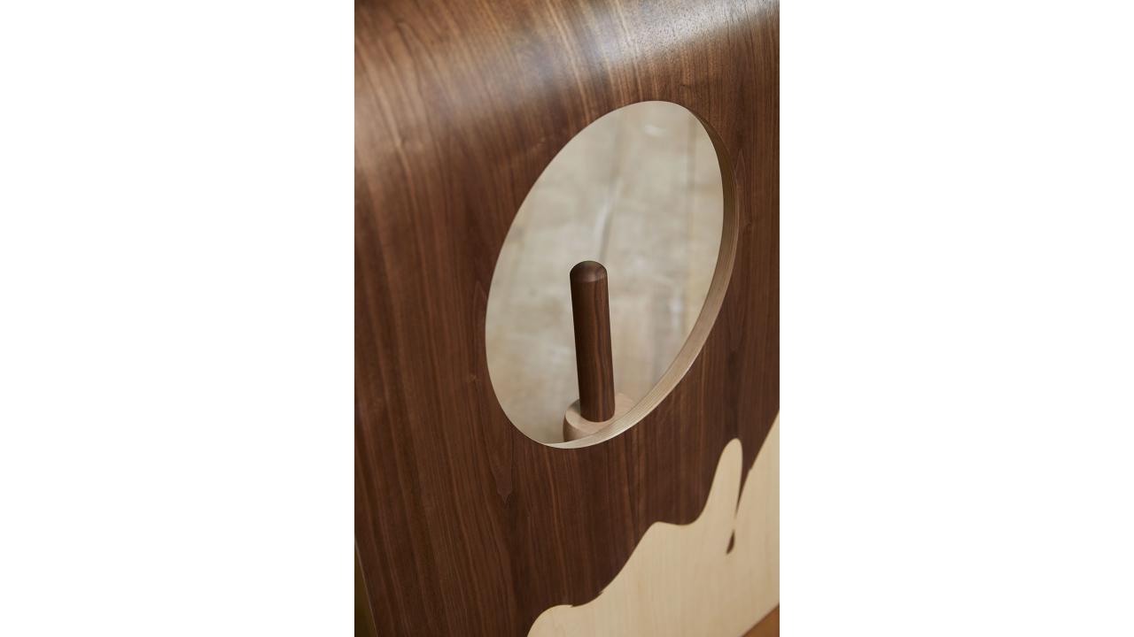 The Wish List – The Hole Chair 