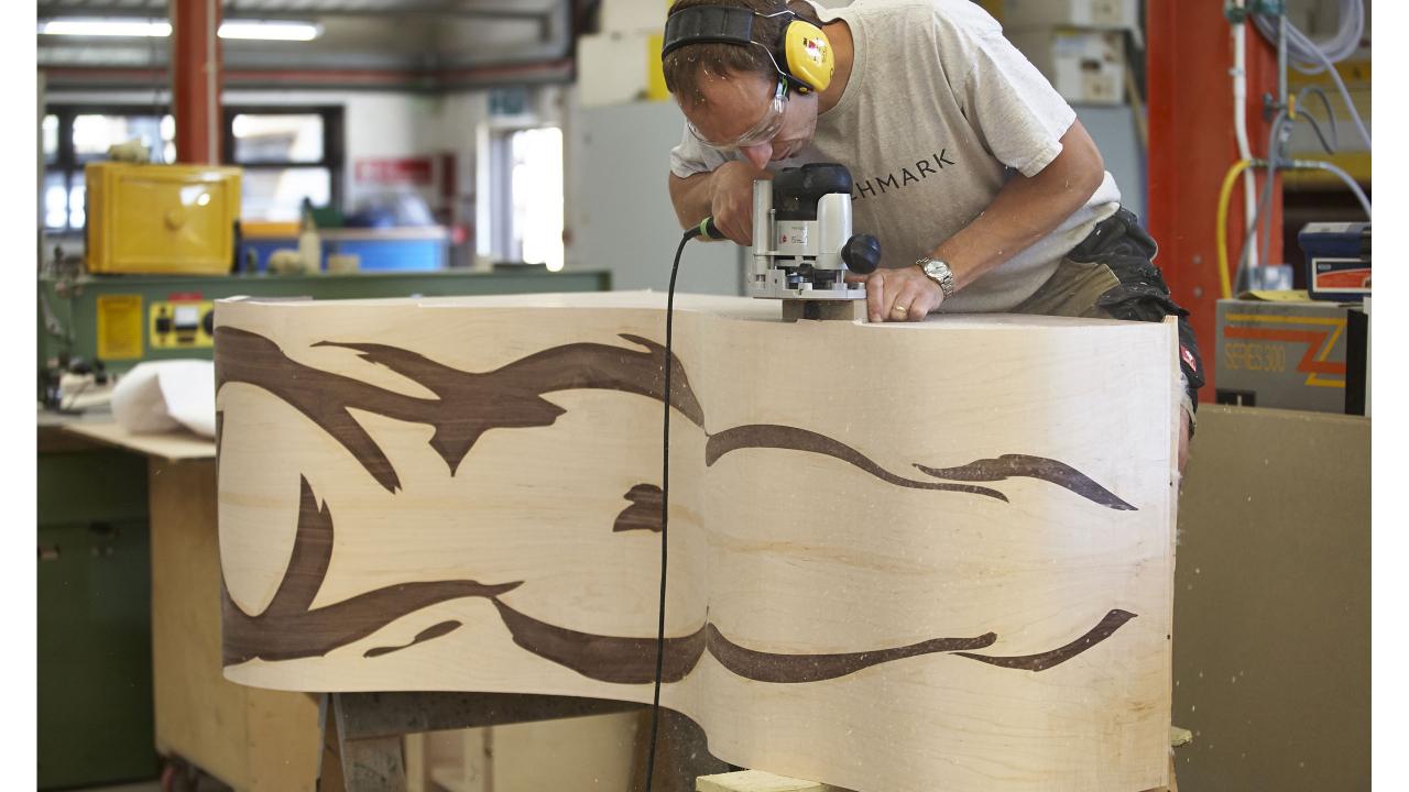 The Wish List – The Hole Chair 