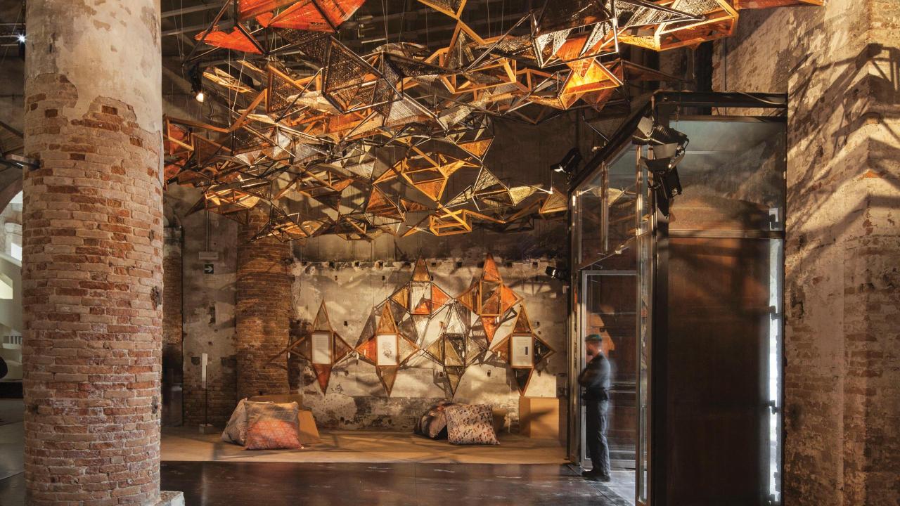 weaving architecture carousel