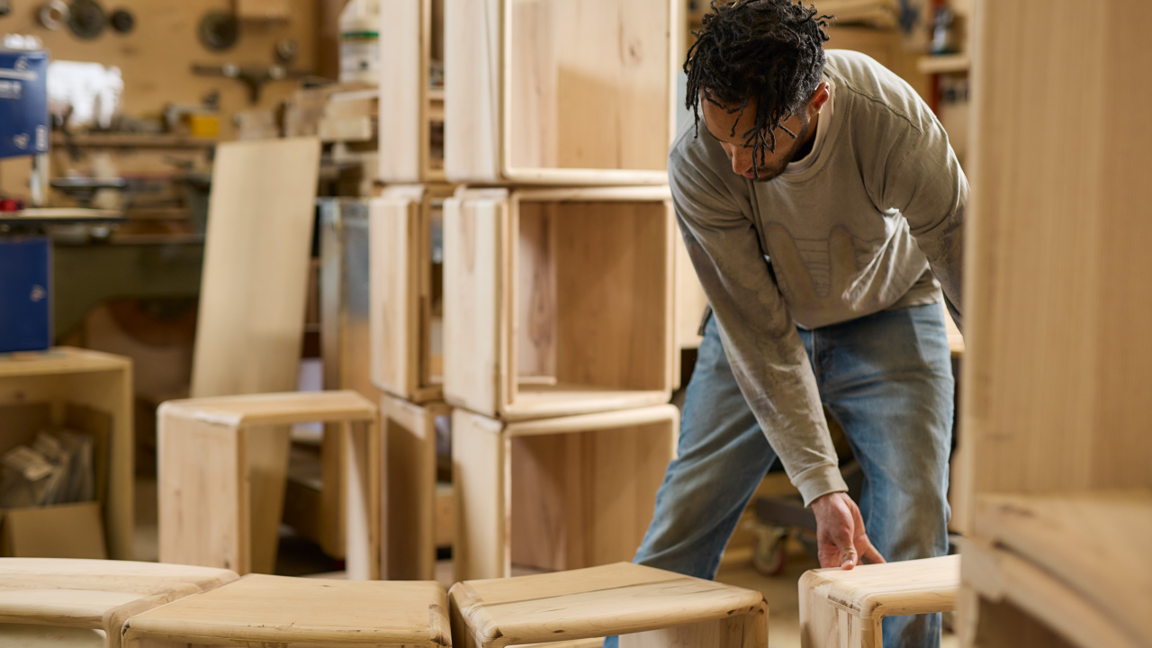 Around Table - Andu Masebo