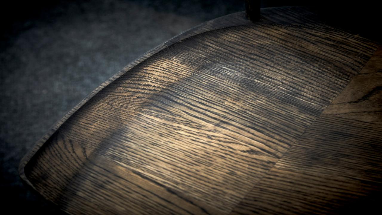 Close_up_wood_Preservation_bench_carousel