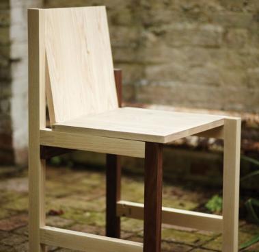 Folded-Chair_Matsumoto_Ash-Walnut_credit-Petr-Krejci-(1)_thumb.jpg